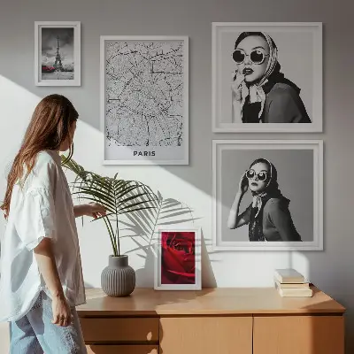 Sada obrazů do ložnice stylové akcenty pařížské módy