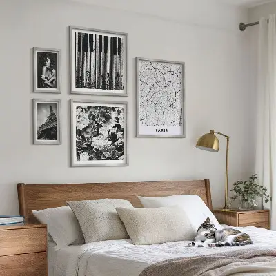 Poliptyk v rámu elegantní architektura v pařížském stylu