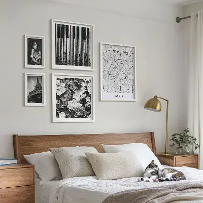 Poliptyk v rámu elegantní architektura v pařížském stylu