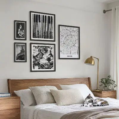 Poliptyk v rámu elegantní architektura v pařížském stylu