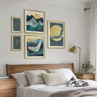 Sada obrazů do ložnice ptáci v horách v moderním stylu