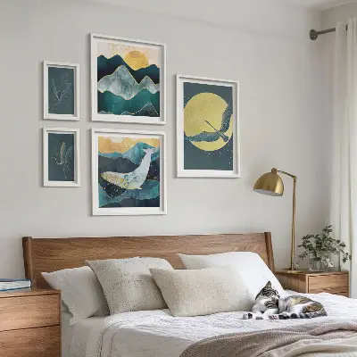 Sada obrazů do ložnice ptáci v horách v moderním stylu