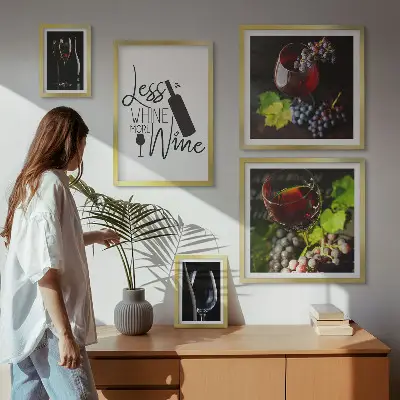 Sada obrazů do ložnice s motivem stylového vína a doplňků