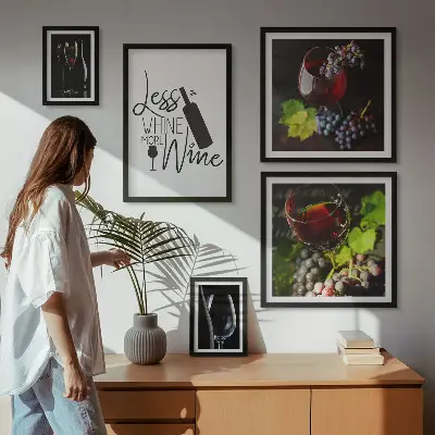 Sada obrazů do ložnice s motivem stylového vína a doplňků