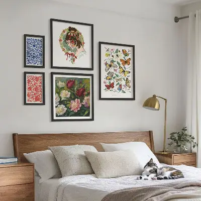 Sada obrazů do ložnice květiny a motýli ve vintage stylu