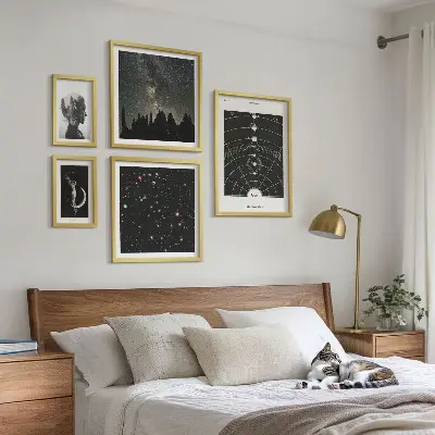 Sada obrazů do ložnice kosmické inspirace s galaxií
