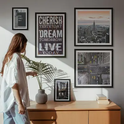 Sada obrazů do ložnice s inspirativními městskými slogany