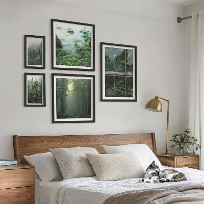 Sada obrazů do ložnice zelené krajiny s lesy a vegetací