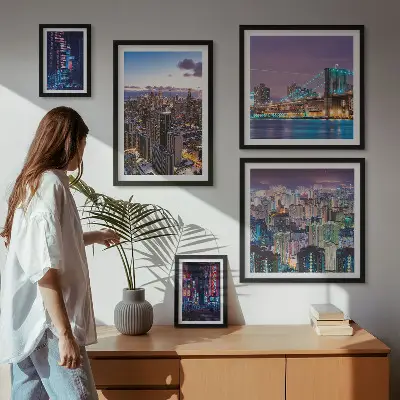 Noční městské scenérie s neonovými světly poliptyk v rámu