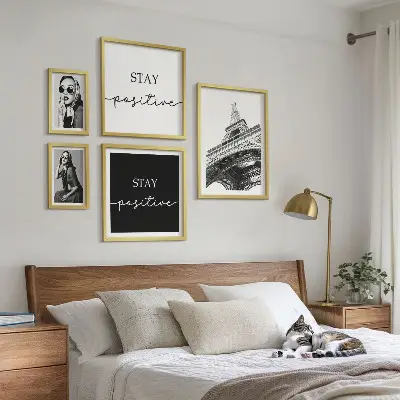 Sada obrazů do ložnice stylová pařížská móda