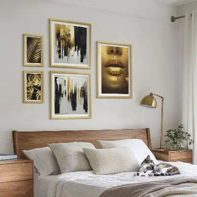 Polyptych v rámu s motivem glamour rostlin a tváří