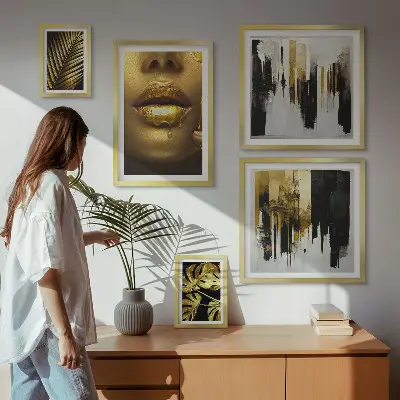 Polyptych v rámu s motivem glamour rostlin a tváří