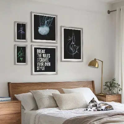 Sada obrazů do ložnice s abstraktními kreativními motivy