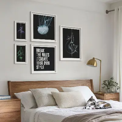 Sada obrazů do ložnice s abstraktními kreativními motivy