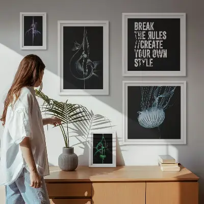 Sada obrazů do ložnice s abstraktními kreativními motivy