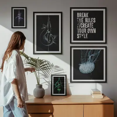 Sada obrazů do ložnice s abstraktními kreativními motivy