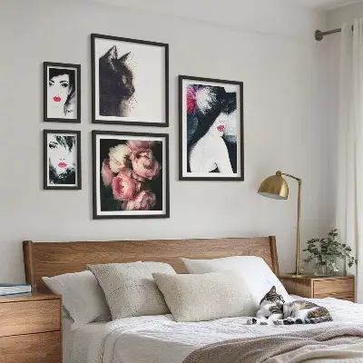 Poliptyk v rámu stylové portréty žen s růžemi