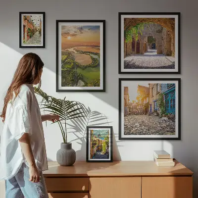 Sada obrazů do ložnice okouzlující malebné uličky