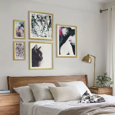 Stylové abstraktní portréty poliptyk v rámu