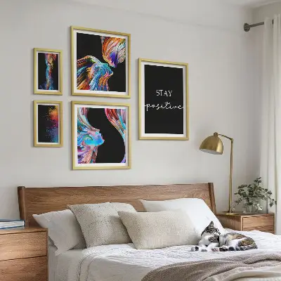 Barevné pozitivní abstrakce poliptyk v rámu