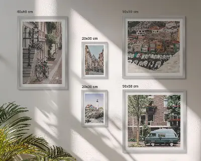Sada obrazů do ložnice s motivem okouzlujících cyklistických ulic