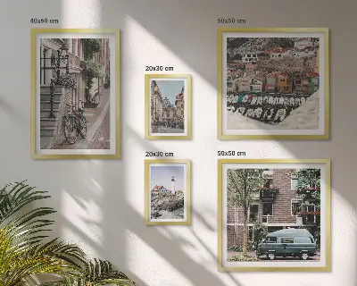 Sada obrazů do ložnice s motivem okouzlujících cyklistických ulic