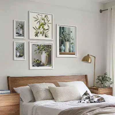 Dekorace Zelené olivy ve váze v rámu jako polyptych