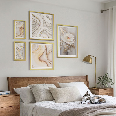 Sada obrazů do ložnice Květinové motivy abstraktní elegance