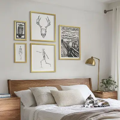 Sada obrazů do ložnice surrealistické umění s motivem přírody a muže
