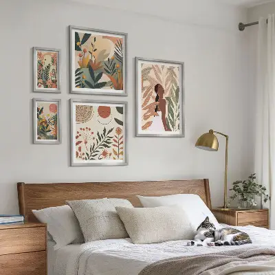 Poliptyk v rámu v boho stylu s motivem rostlin