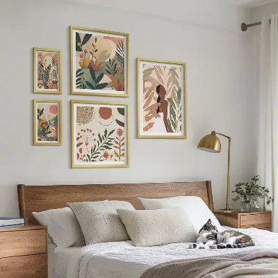 Poliptyk v rámu v boho stylu s motivem rostlin
