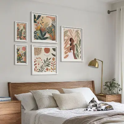 Poliptyk v rámu v boho stylu s motivem rostlin