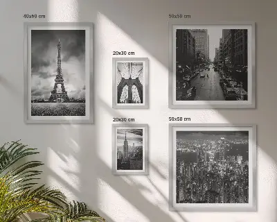 Sada obrazů do ložnice s motivem černobílých architektonických ikon