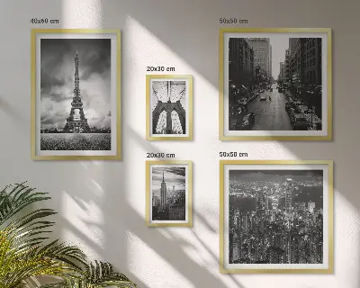 Sada obrazů do ložnice s motivem černobílých architektonických ikon