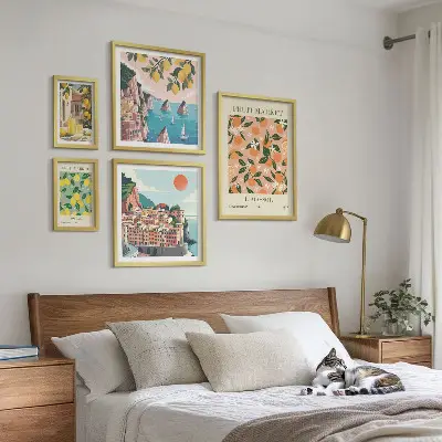 Trhy s ovocem u moře v rámu jako poliptyk