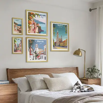 Sada obrazů do ložnice s motivem architektury evropských měst