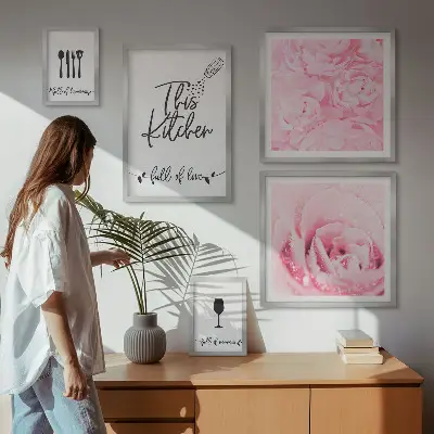 Sada obrazů do ložnice s motivem kuchyňských inspirací, růží a doplňků