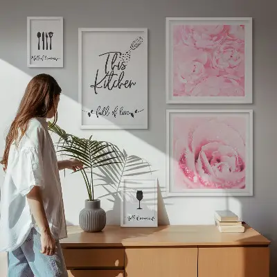 Sada obrazů do ložnice s motivem kuchyňských inspirací, růží a doplňků