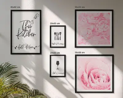 Sada obrazů do ložnice s motivem kuchyňských inspirací, růží a doplňků