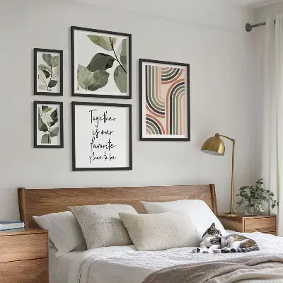 Sada obrazů do ložnice stylová geometrie s květinovými akcenty
