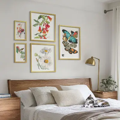 Sada obrazů do ložnice s motivem květin, motýlů a ptáků ve vintage stylu
