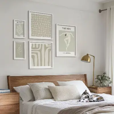 Sada obrazů do ložnice stylová abstraktní zelená grafika