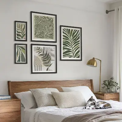 Sada obrazů do ložnice s moderními rostlinnými vzory