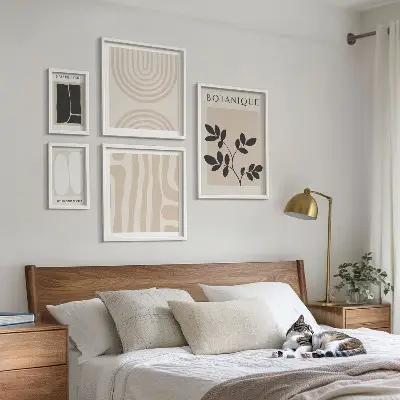 Stylová grafika rostlin v rámu jako polyptych