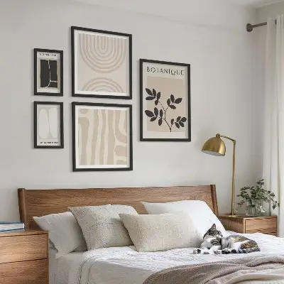 Stylová grafika rostlin v rámu jako polyptych