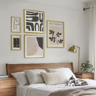 Stylová minimalistická grafika v rámu