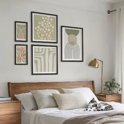 Sada obrazů do ložnice stylová pastelová grafika s motivem rostlin