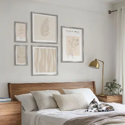 Sada obrazů do ložnice krásné minimalistické motivy