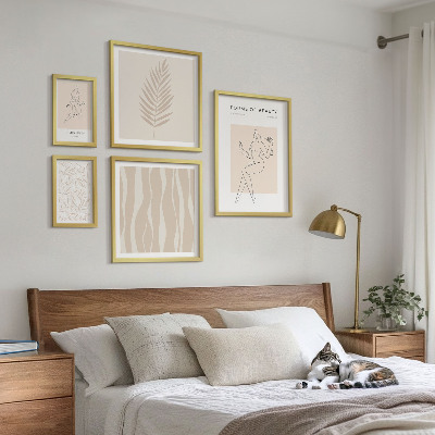 Sada obrazů do ložnice Stylová grafika žen a rostlin