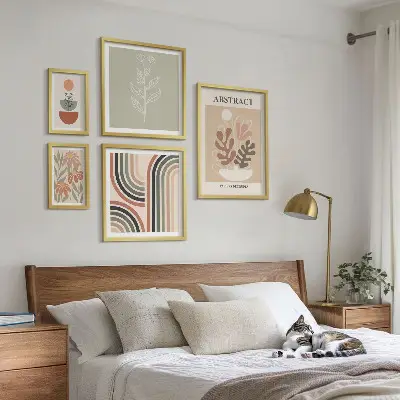 Stylové rostlinné abstrakce poliptyk v rámu